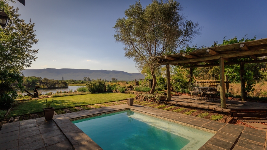 3 Bedroom Property for Sale in The Coves North West